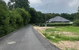 Zdjęcie przedstawia wykonaną inwestycję budowy kanalizacji 