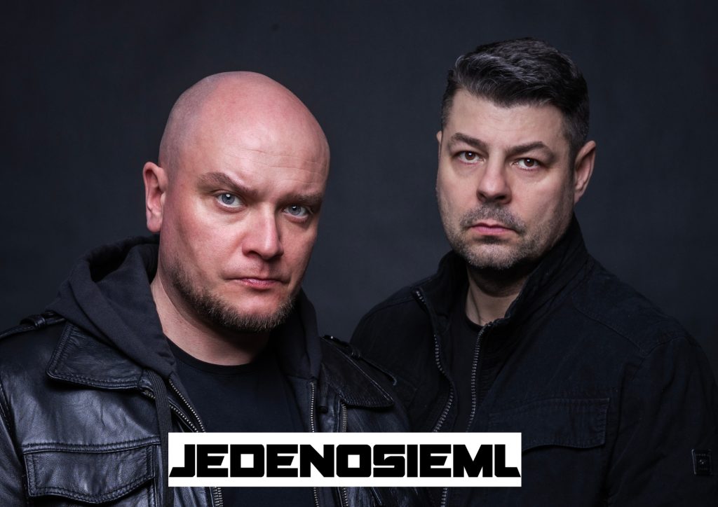 Zdjęcie przedstawia artyst&oacute;w zespołu
