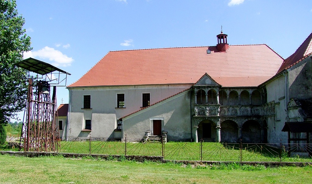 Zdjęcie przedstawia renesansowy pałac