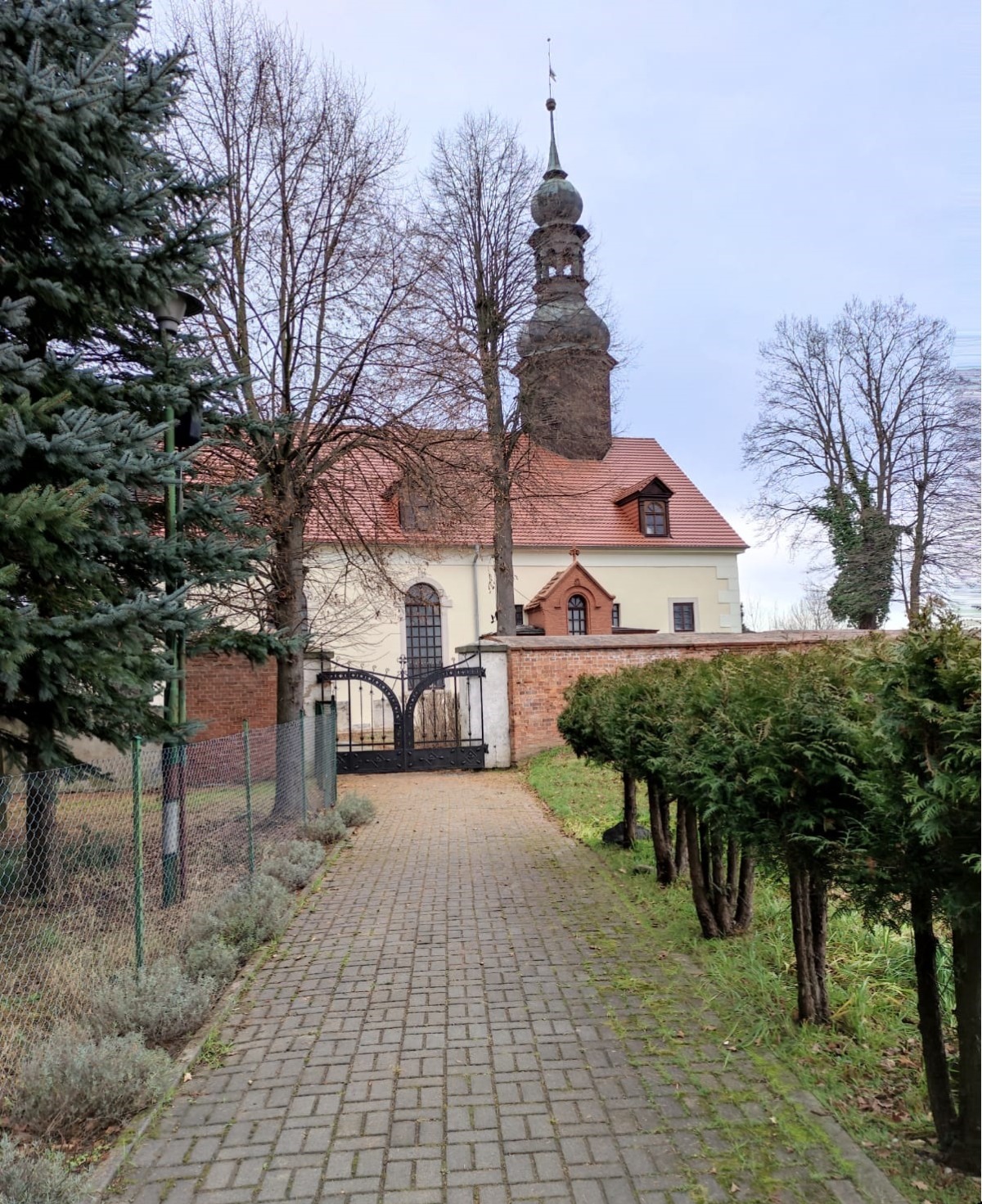 Zdjęcie przedstawia Kości&oacute;ł p.w. Ścięcia Jana Chrzciciela w&nbsp;Kościelniku