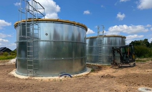 Zdjęcie przedstawia wykonaną inwestycję modernizacji pompowni w Uniegoszczy