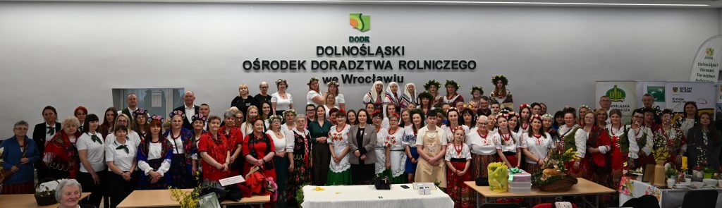 Zdjęcie przedstawia członk&oacute;w KGW Jałowiec