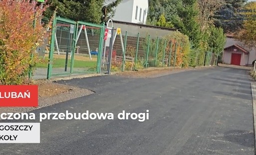 Zdjęcie przedstawia drogę w Radogoszczy po przebudowie